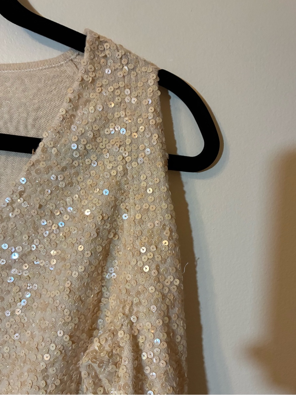 NWOT Cashmere Sequined Cold-Shoulder V-neck Sweater Top Cream Neutral Event M - Picture 7 of 10